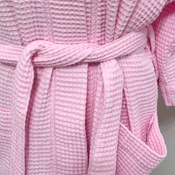 Terry Town Short Waffle Robe - Picture 5 of 7